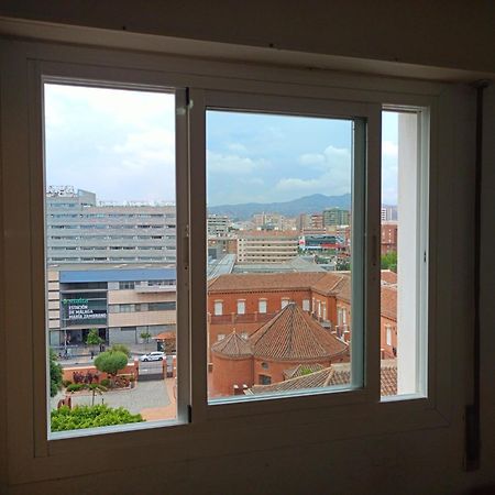 Habitacion Privada Centro Malaga Cerca Tren Maria Zambrano Y Playa Muy Buena Conexion Wifi Buitenkant foto