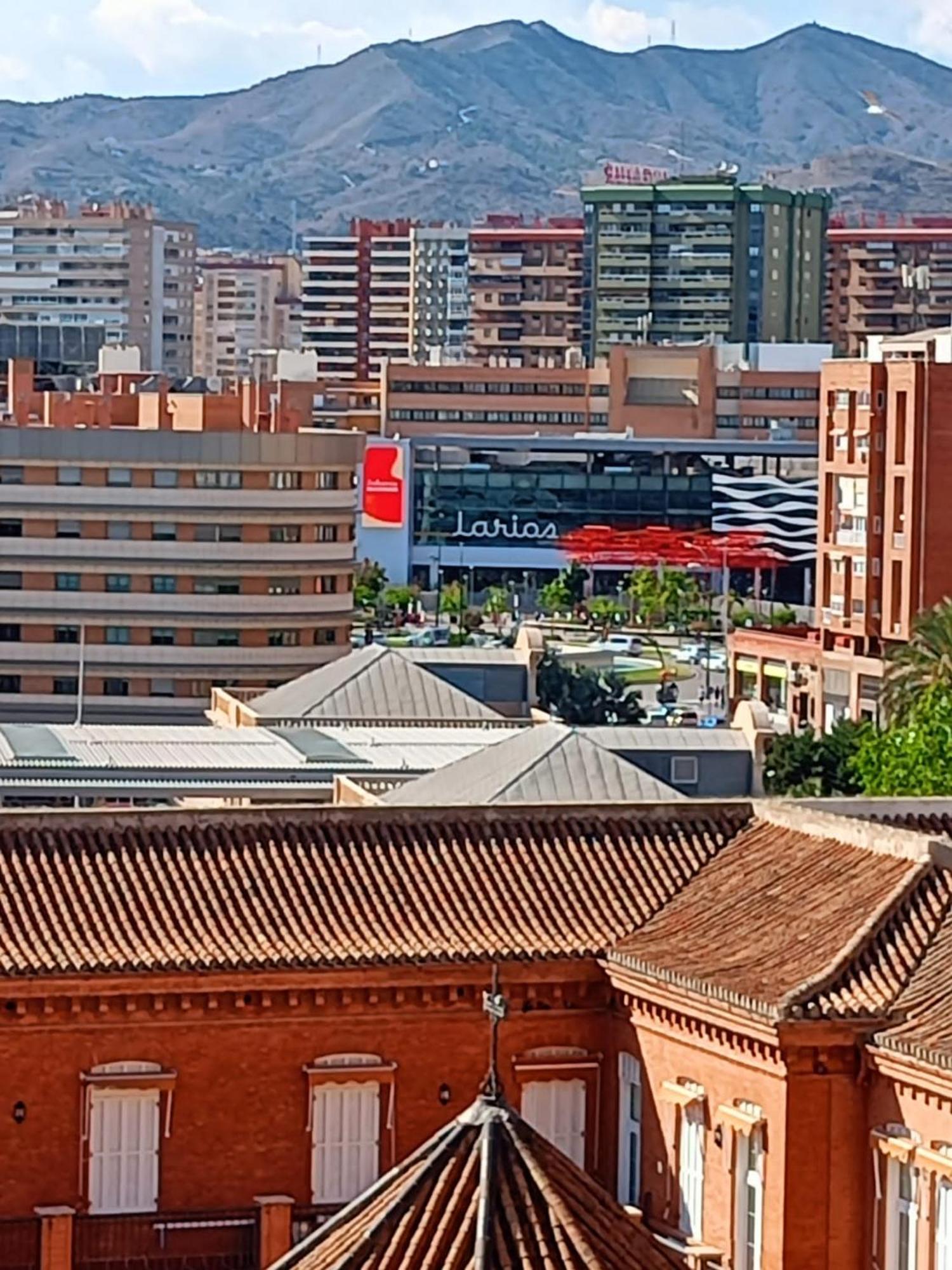 Habitacion Privada Centro Malaga Cerca Tren Maria Zambrano Y Playa Muy Buena Conexion Wifi Buitenkant foto