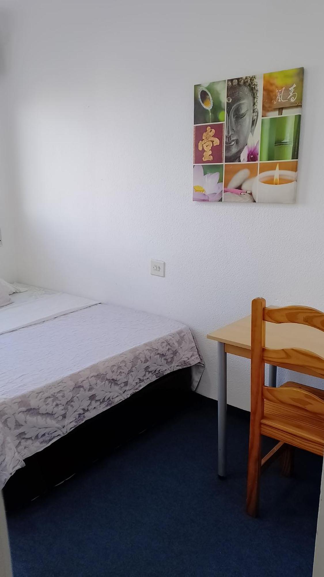 Habitacion Privada Centro Malaga Cerca Tren Maria Zambrano Y Playa Muy Buena Conexion Wifi Buitenkant foto