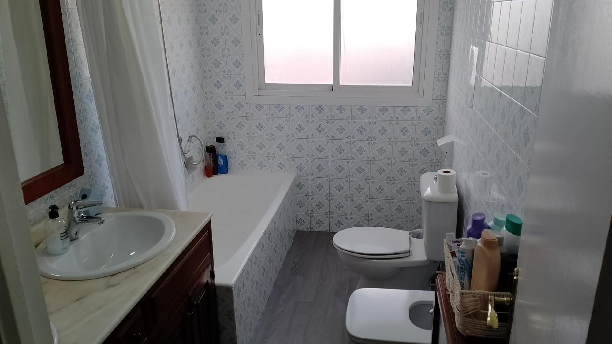 Habitacion Privada Centro Malaga Cerca Tren Maria Zambrano Y Playa Muy Buena Conexion Wifi Buitenkant foto
