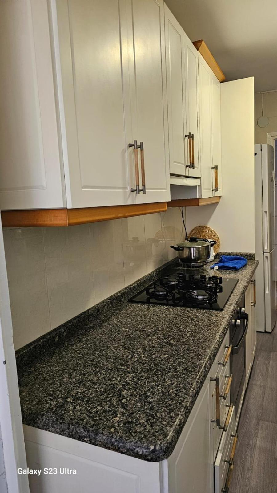 Habitacion Privada Centro Malaga Cerca Tren Maria Zambrano Y Playa Muy Buena Conexion Wifi Buitenkant foto