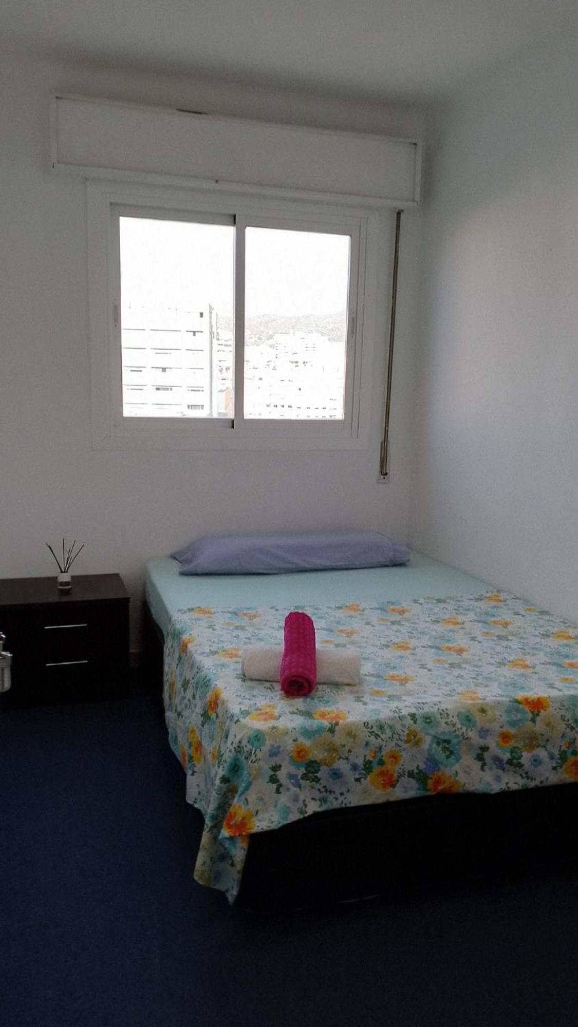 Habitacion Privada Centro Malaga Cerca Tren Maria Zambrano Y Playa Muy Buena Conexion Wifi Buitenkant foto